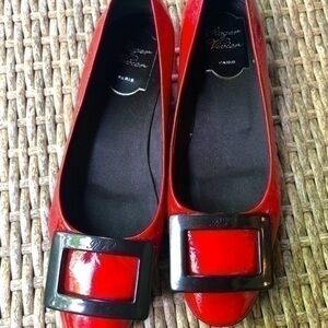 Roger Vivier Red Signature Flats 35
